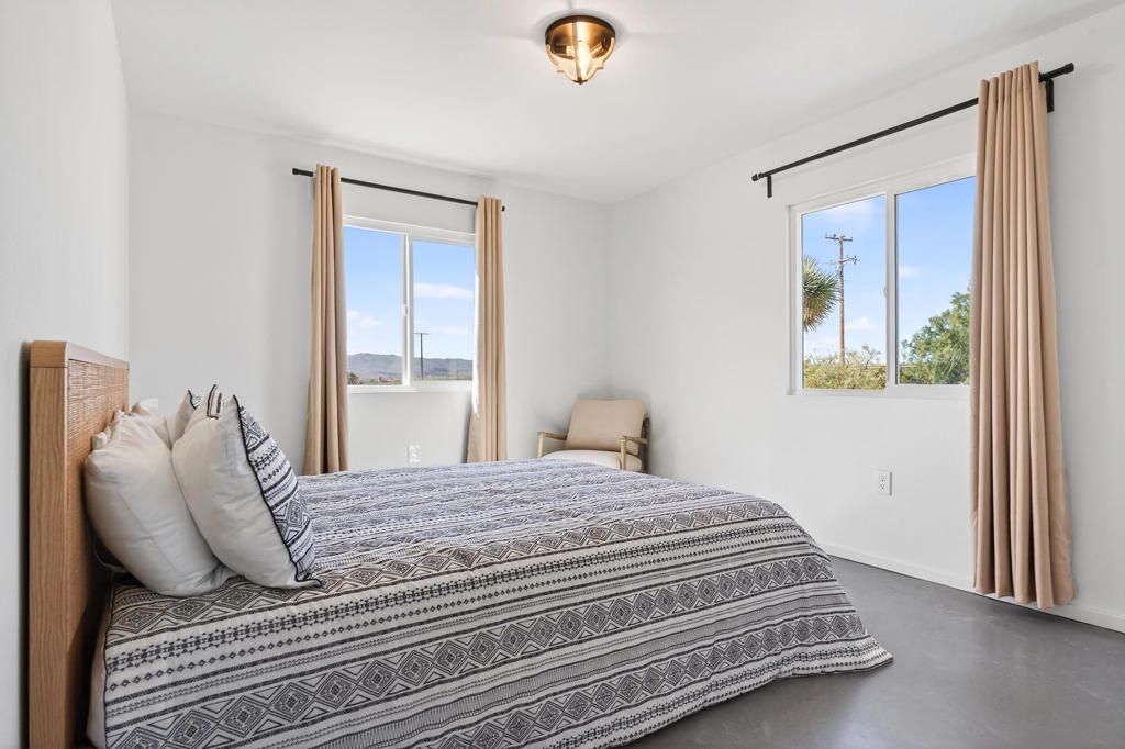 Image 27 of property listing at 2071 Border Avenue, Joshua Tree, CA 92252