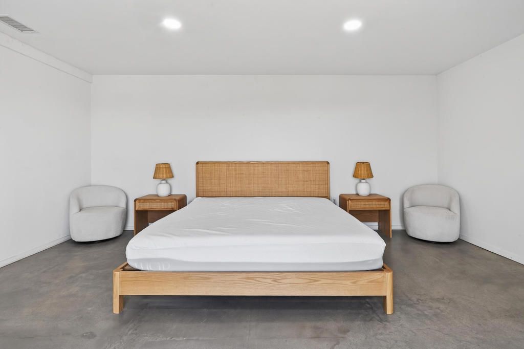 Image 33 of property listing at 2071 Border Avenue, Joshua Tree, CA 92252