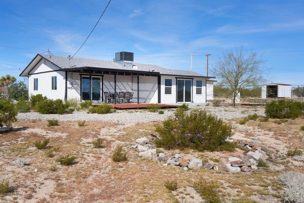Image 44 of property listing at 2071 Border Avenue, Joshua Tree, CA 92252