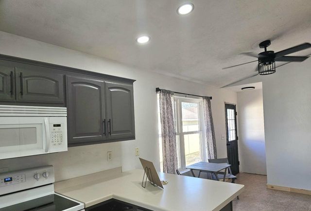 1906 MITCHELL STREET, Oshkosh, WI 54901