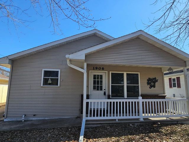 1906 MITCHELL STREET, Oshkosh, WI 54901