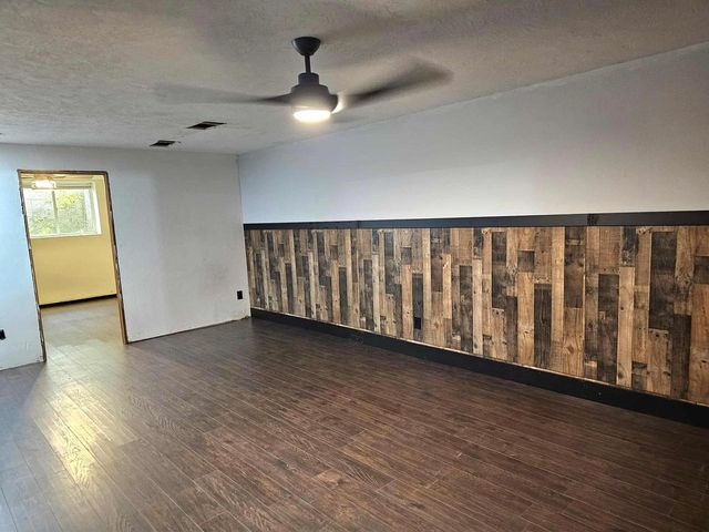 1906 MITCHELL STREET, Oshkosh, WI 54901