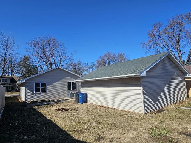 1906 MITCHELL STREET, Oshkosh, WI 54901