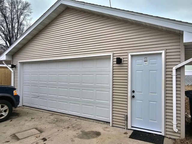 1906 MITCHELL STREET, Oshkosh, WI 54901