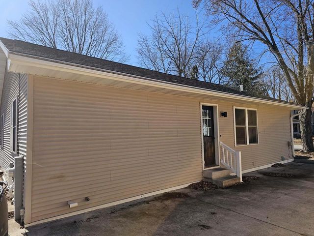 1906 MITCHELL STREET, Oshkosh, WI 54901