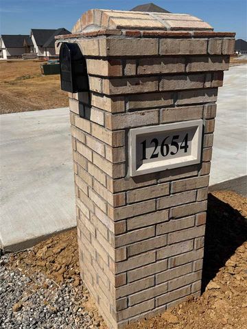 12654 Pinnacle Ln, Elgin, OK 73538