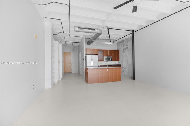 8101 Biscayne Blvd R-414, Miami, FL 33138