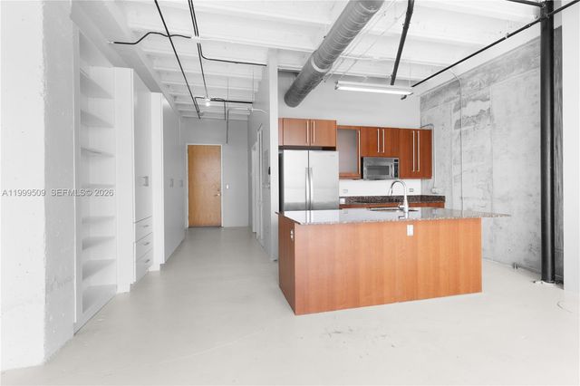 8101 Biscayne Blvd R-414, Miami, FL 33138