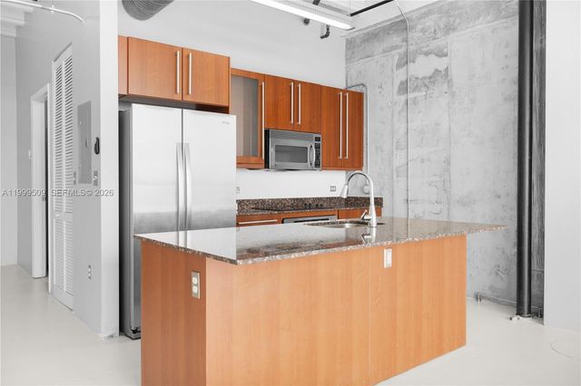 8101 Biscayne Blvd R-414, Miami, FL 33138