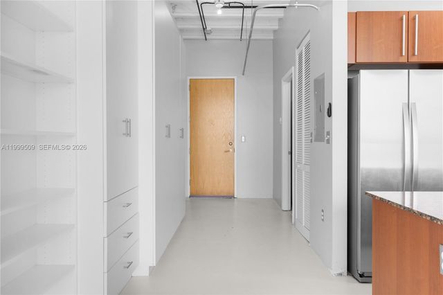 8101 Biscayne Blvd R-414, Miami, FL 33138