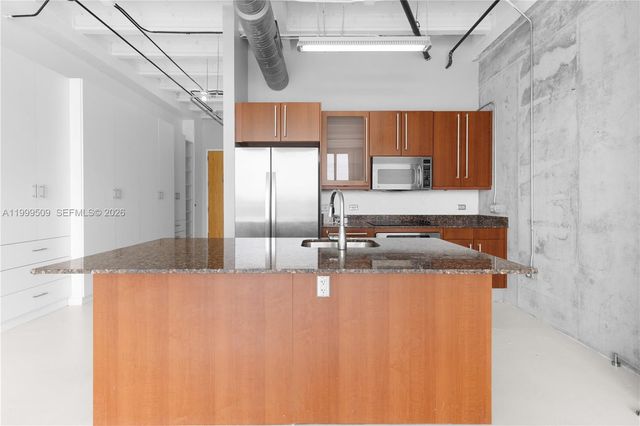 8101 Biscayne Blvd R-414, Miami, FL 33138