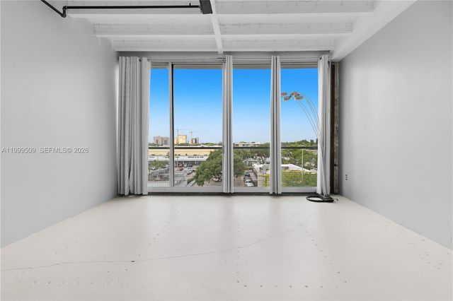 8101 Biscayne Blvd R-414, Miami, FL 33138