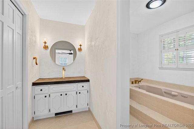 615 E 3rd Avenue, Red Springs, NC 28377