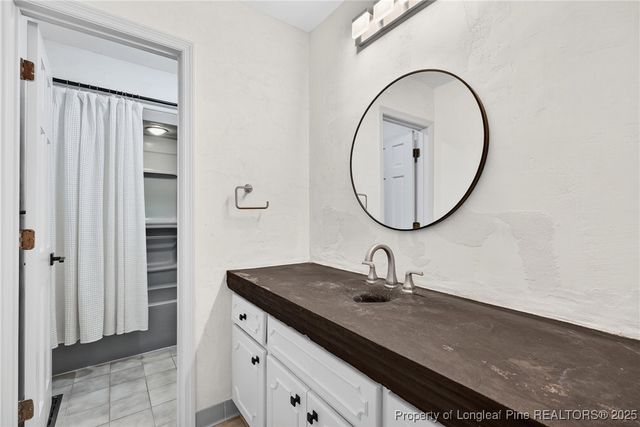 615 E 3rd Avenue, Red Springs, NC 28377