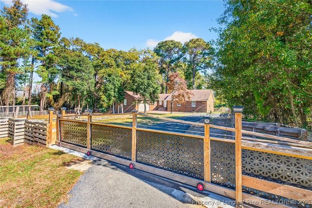 615 E 3rd Avenue, Red Springs, NC 28377