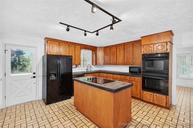 615 E 3rd Avenue, Red Springs, NC 28377