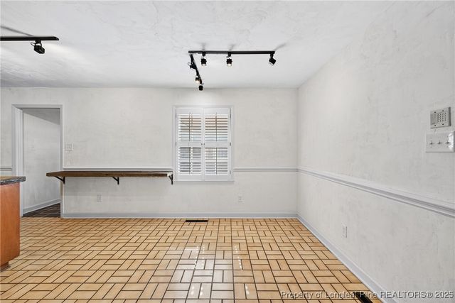 615 E 3rd Avenue, Red Springs, NC 28377