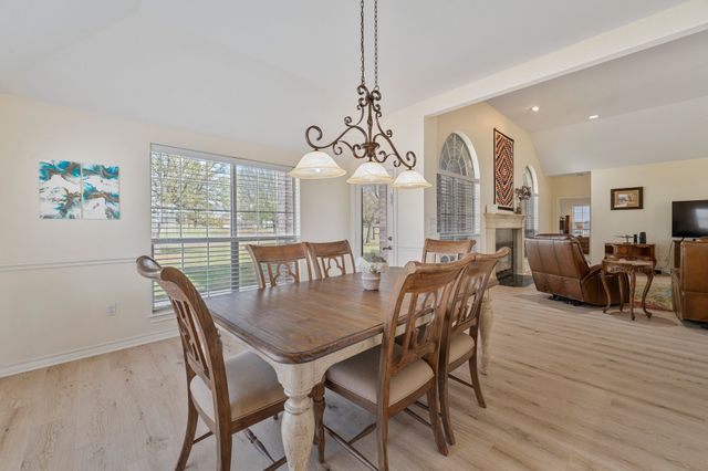 1605 Crow Creek Drive, Granbury, TX 76049