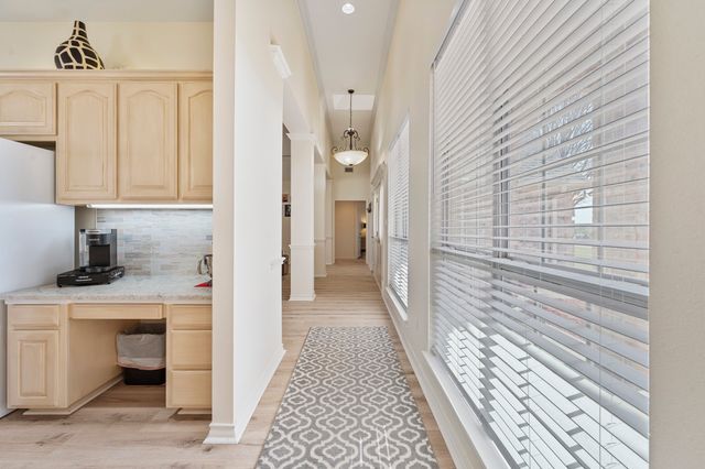 1605 Crow Creek Drive, Granbury, TX 76049