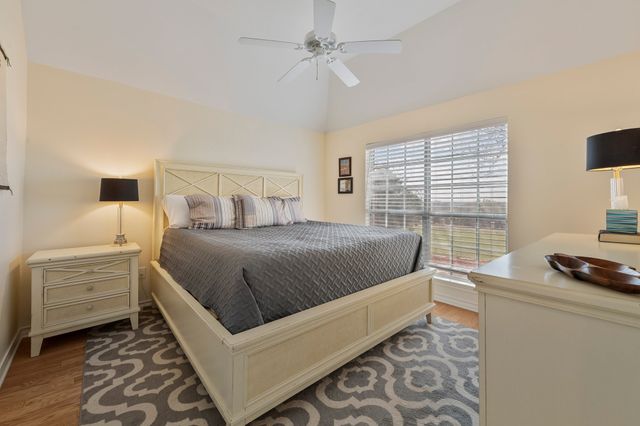 1605 Crow Creek Drive, Granbury, TX 76049