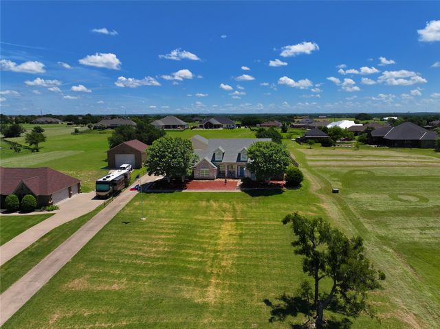 1605 Crow Creek Drive, Granbury, TX 76049