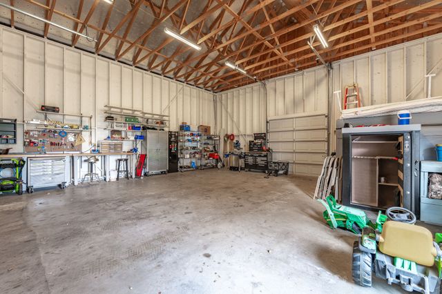 1605 Crow Creek Drive, Granbury, TX 76049