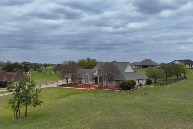 1605 Crow Creek Drive, Granbury, TX 76049