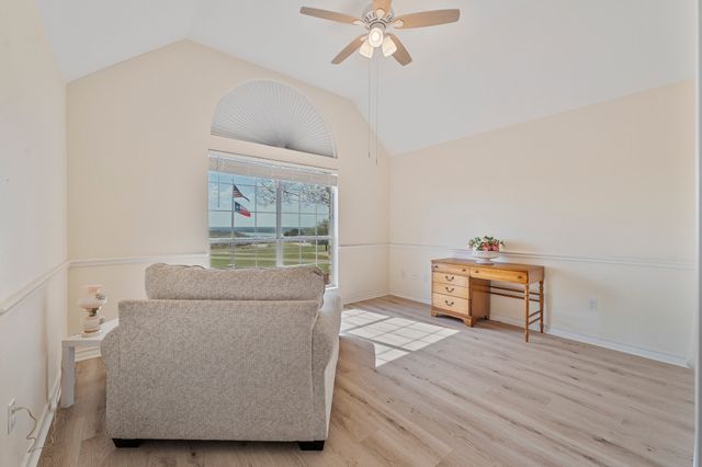 1605 Crow Creek Drive, Granbury, TX 76049
