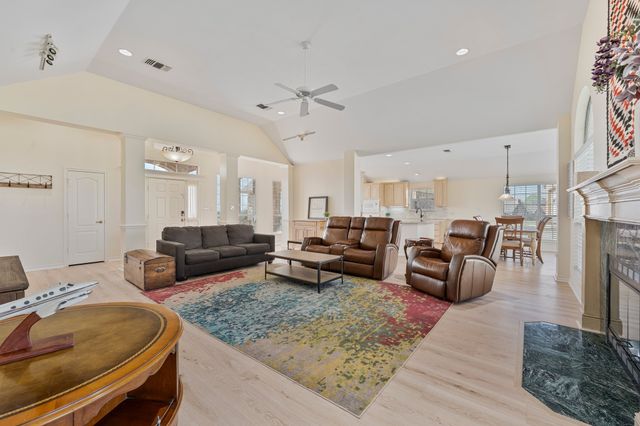 1605 Crow Creek Drive, Granbury, TX 76049