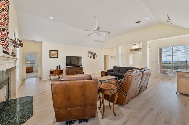 1605 Crow Creek Drive, Granbury, TX 76049