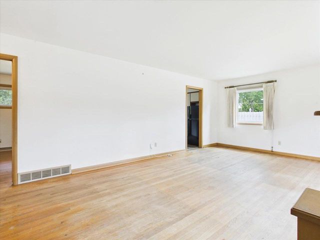 1710 Thackeray Road, Madison, WI 53704