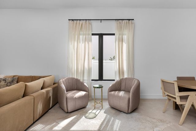 707 Lake Avenue N, Delray Beach, FL 33483