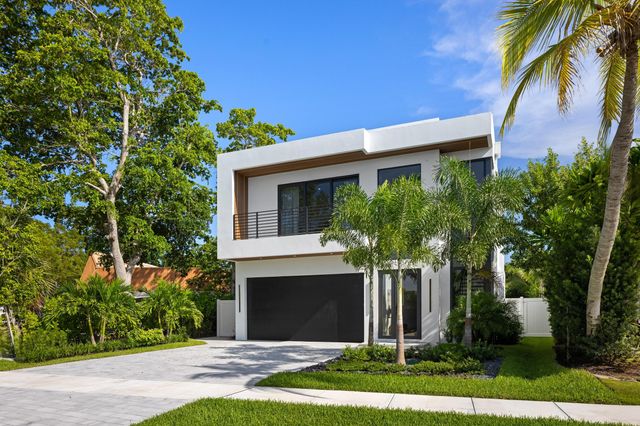 707 Lake Avenue N, Delray Beach, FL 33483