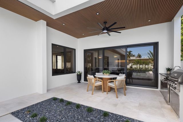 707 Lake Avenue N, Delray Beach, FL 33483