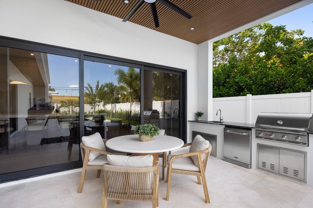 707 Lake Avenue N, Delray Beach, FL 33483