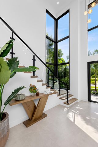707 Lake Avenue N, Delray Beach, FL 33483