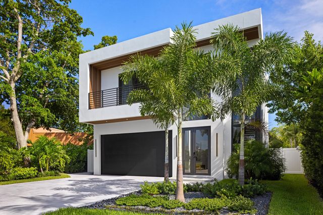 707 Lake Avenue N, Delray Beach, FL 33483