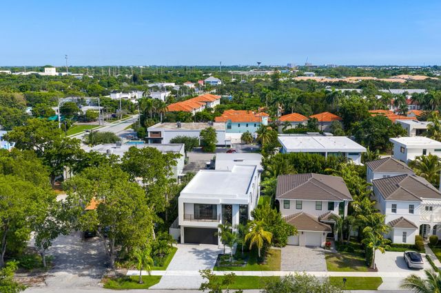 707 Lake Avenue N, Delray Beach, FL 33483