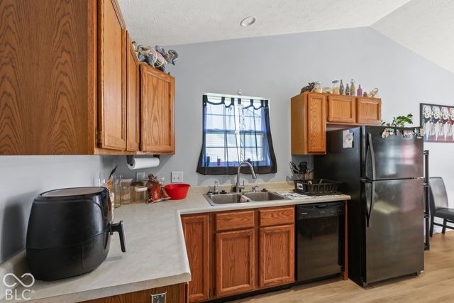 10223 Park Valley, Indianapolis, IN 46229