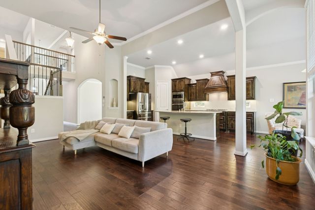 807 Dove Trail, Euless, TX 76039