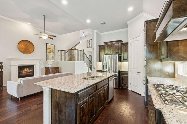 807 Dove Trail, Euless, TX 76039