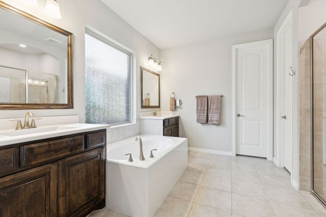 807 Dove Trail, Euless, TX 76039