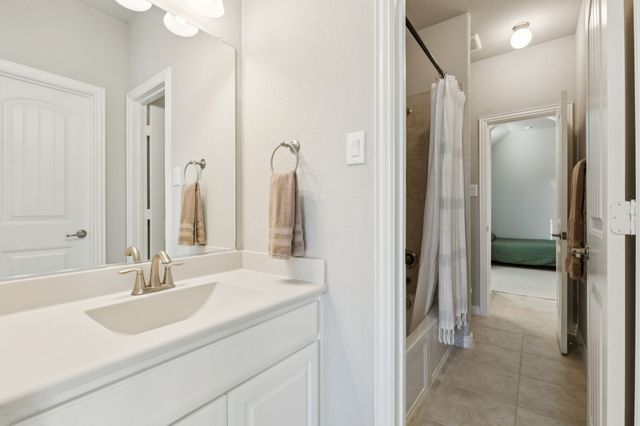 807 Dove Trail, Euless, TX 76039