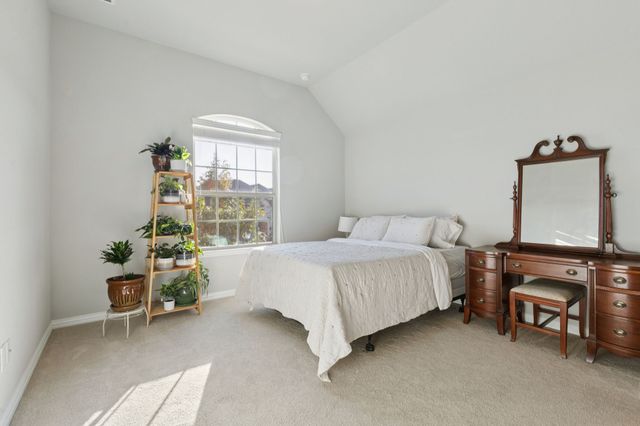 807 Dove Trail, Euless, TX 76039