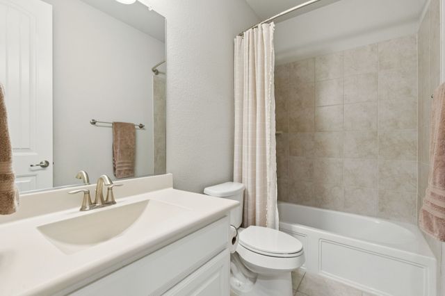 807 Dove Trail, Euless, TX 76039