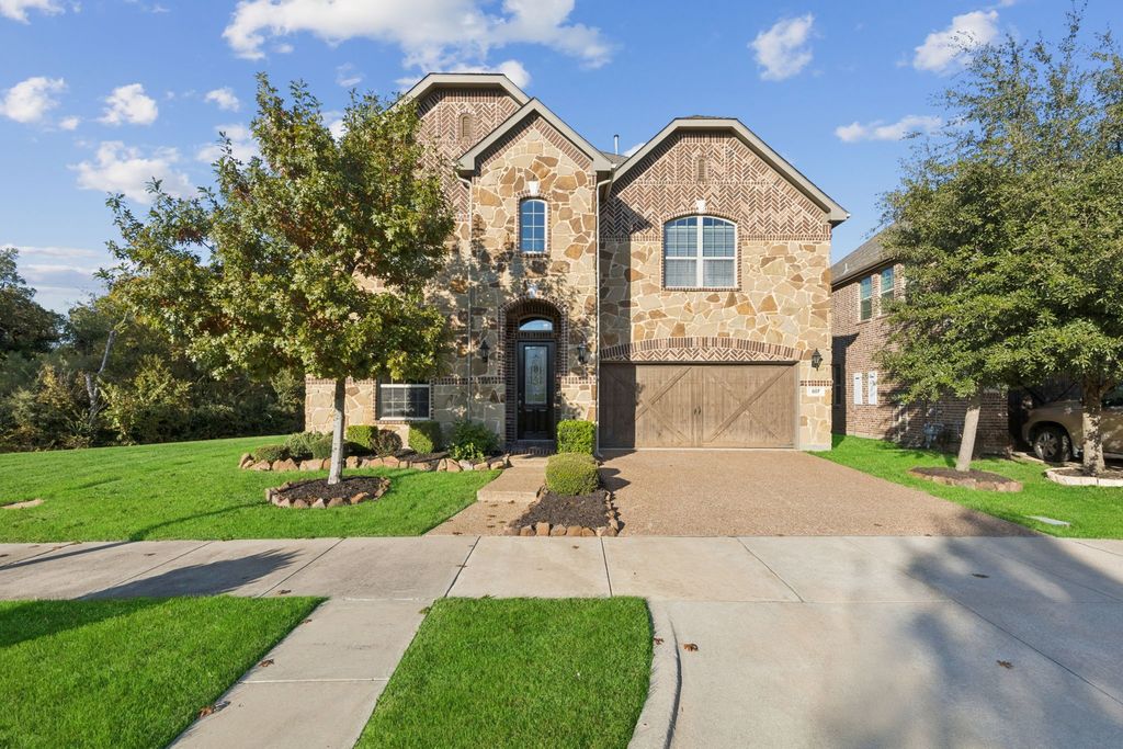 807 Dove Trail, Euless, TX 76039