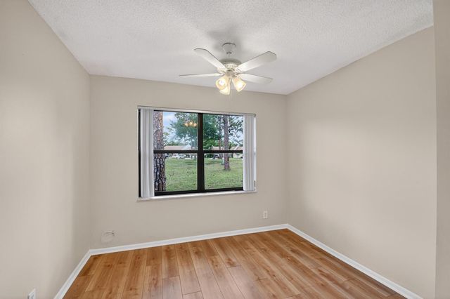 6105 Fairfield Circle, Greenacres, FL 33463
