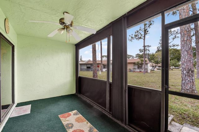 6105 Fairfield Circle, Greenacres, FL 33463