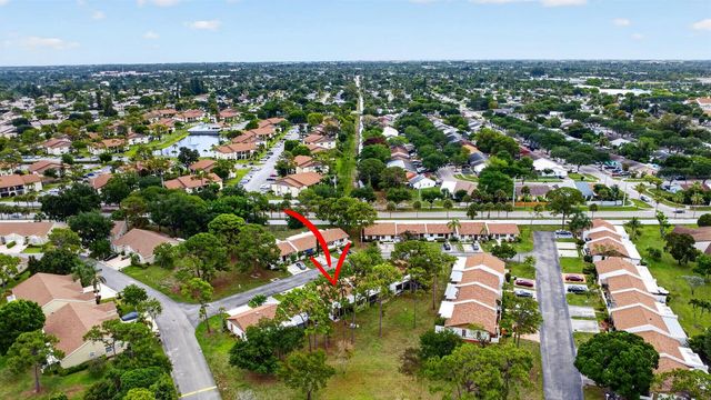 6105 Fairfield Circle, Greenacres, FL 33463