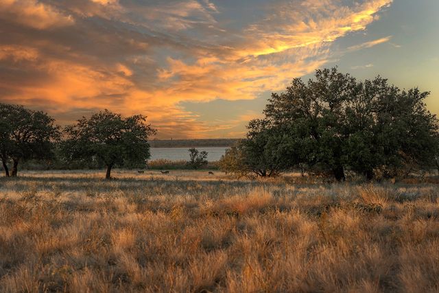 302 N Shore Drive, Brady, TX 76825